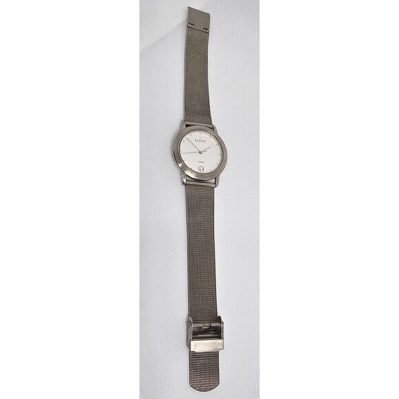Womens Skagen Titanium Ultra Slim Silver Tone Date Mesh Bracelet Watch 14 - Picture 6 of 9